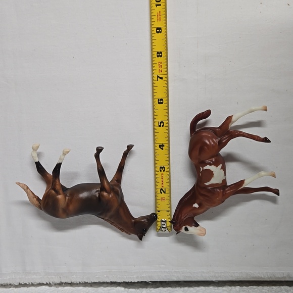 2 Breyer Reeves Horses 4" - 5" Pinto Chestnut Nice Condition Freestanding - Picture 4 of 16